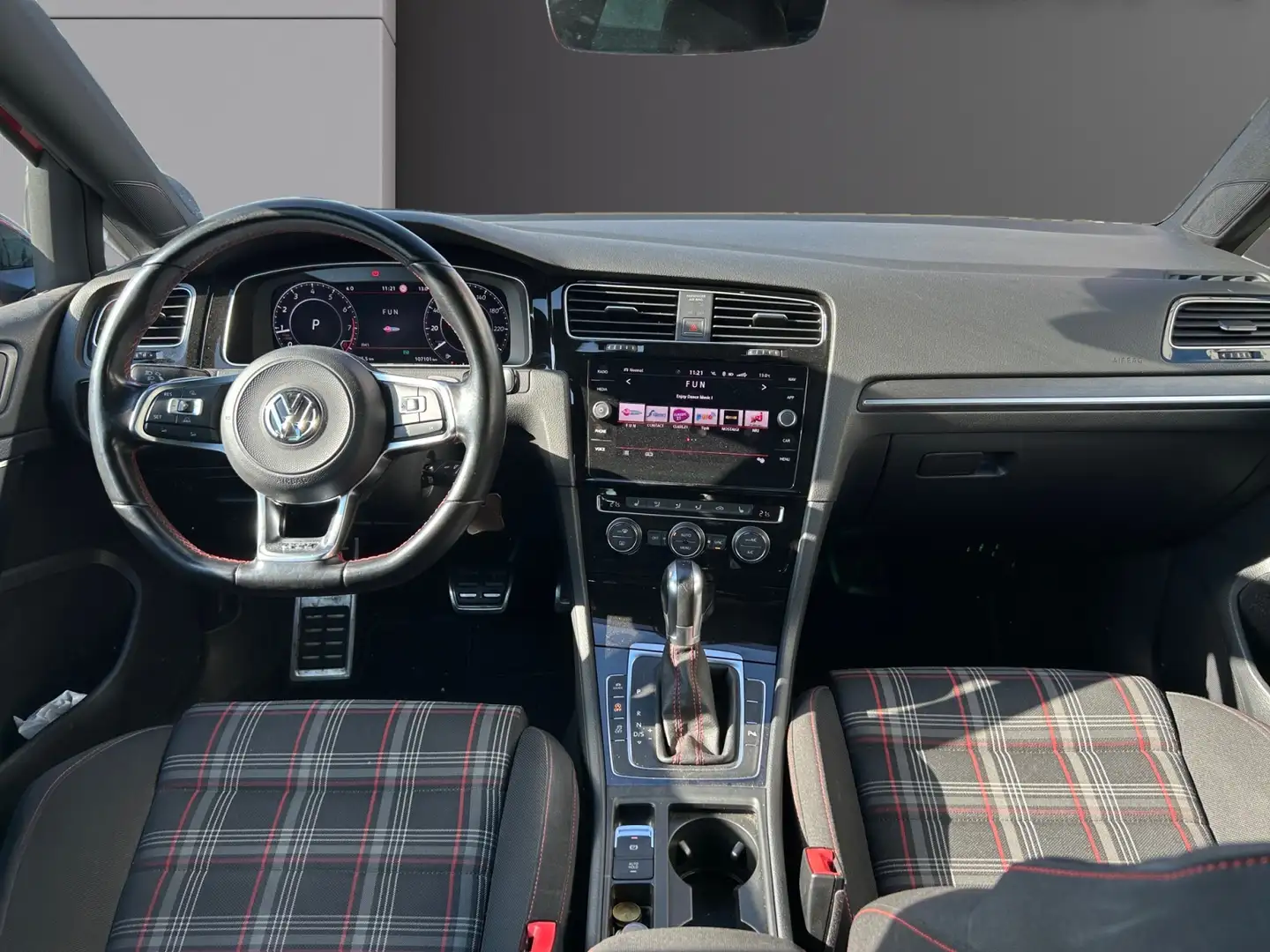 Volkswagen Golf GTI Golf 2.0 TSI Performance DSG Rouge - 2