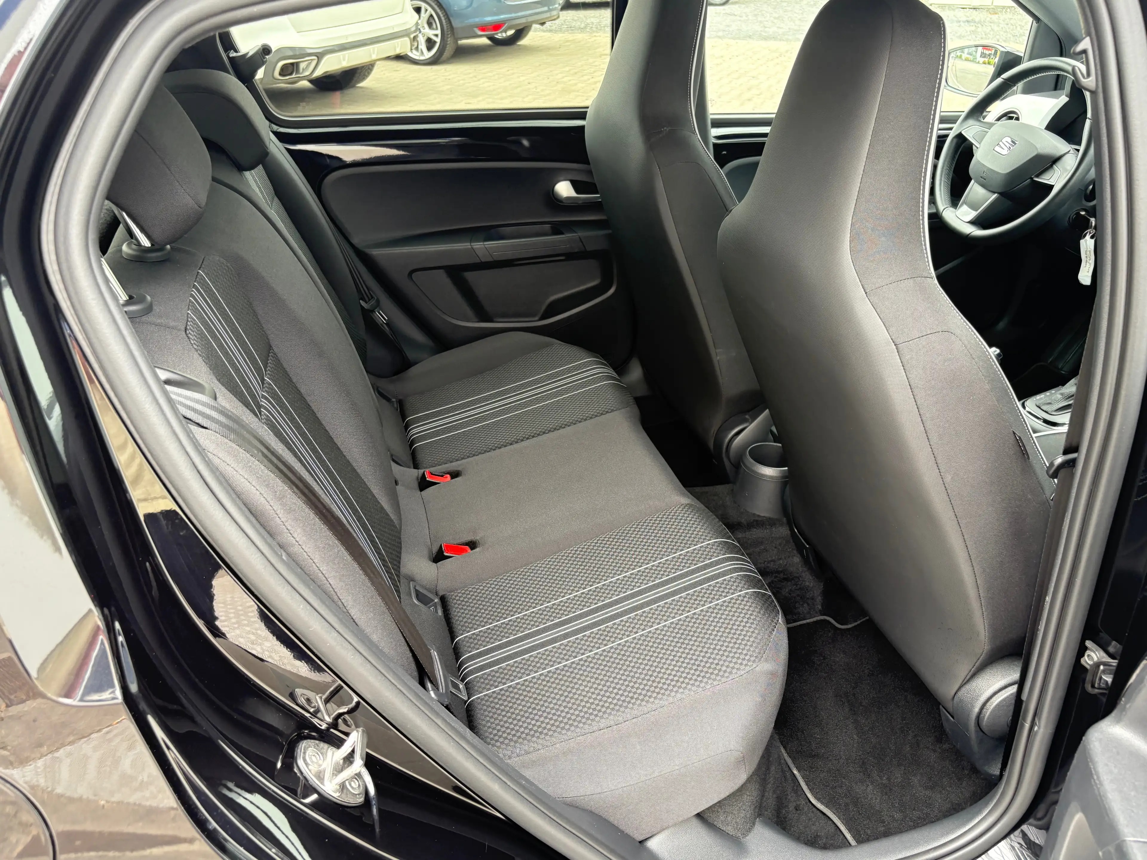 SEAT Mii electric Plus CSS*SHZ*PDC*GRA*16LM*2.HAND*GEPFLEGT — photo 14
