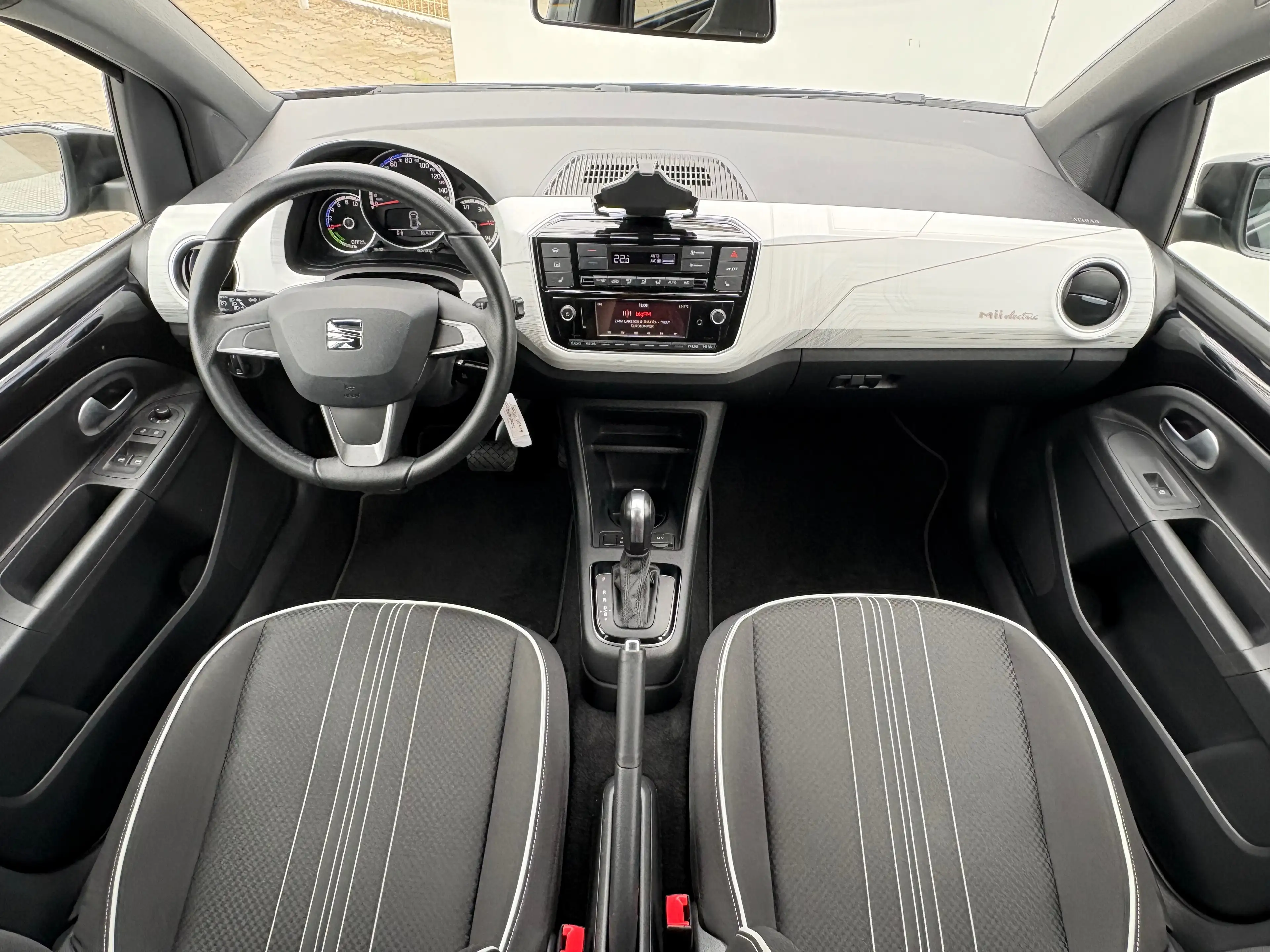 SEAT Mii electric Plus CSS*SHZ*PDC*GRA*16LM*2.HAND*GEPFLEGT — photo 15