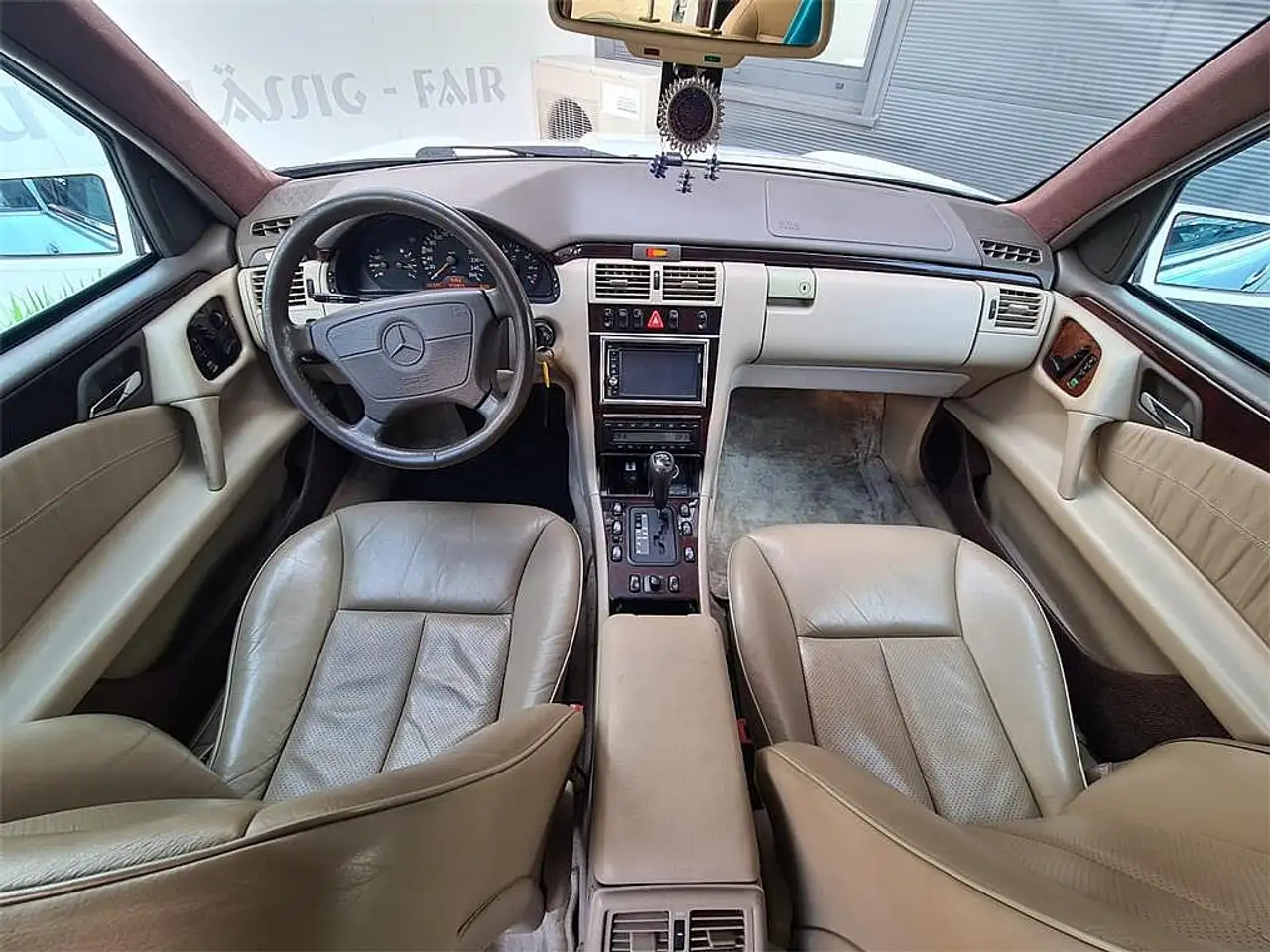 Mercedes-Benz E 320 Classic Aut. *7-Sitzer*Leder*Erdgas-Benzin*, foto 6