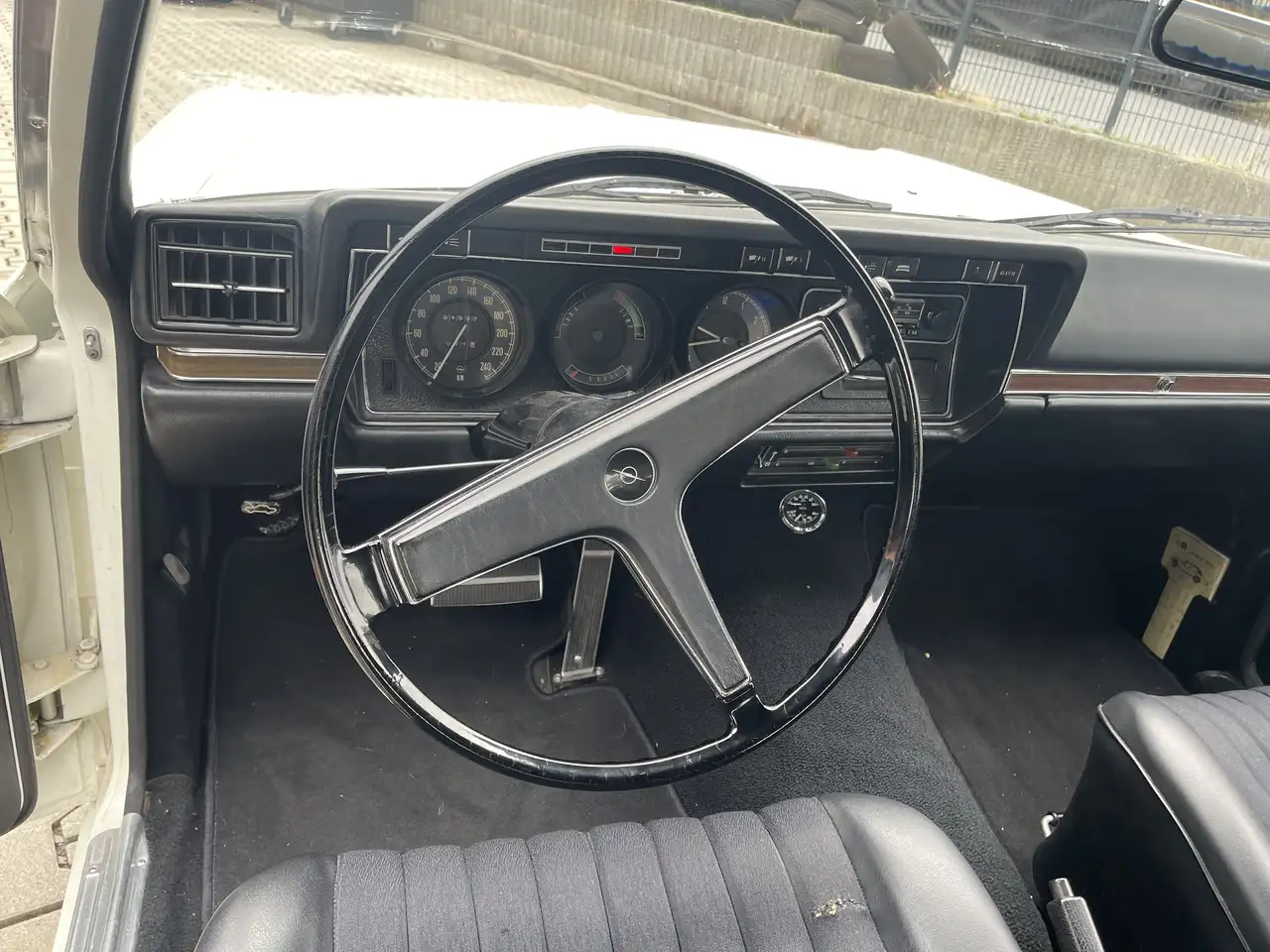 Opel Diplomat Admiral 2,8l Original Zustand Tüv Neu, foto 9