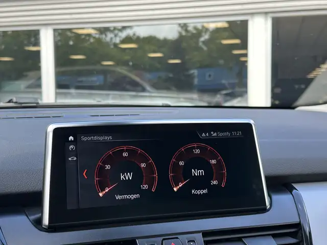 BMW 2 Series view 12