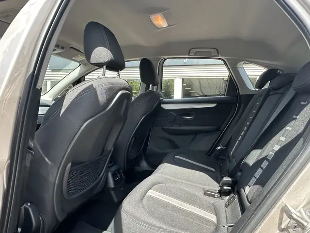 BMW 2 Series view 6