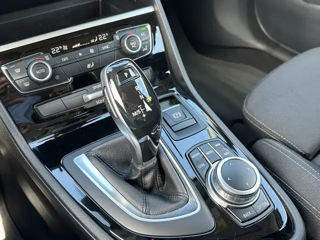 BMW 2 Series view 10