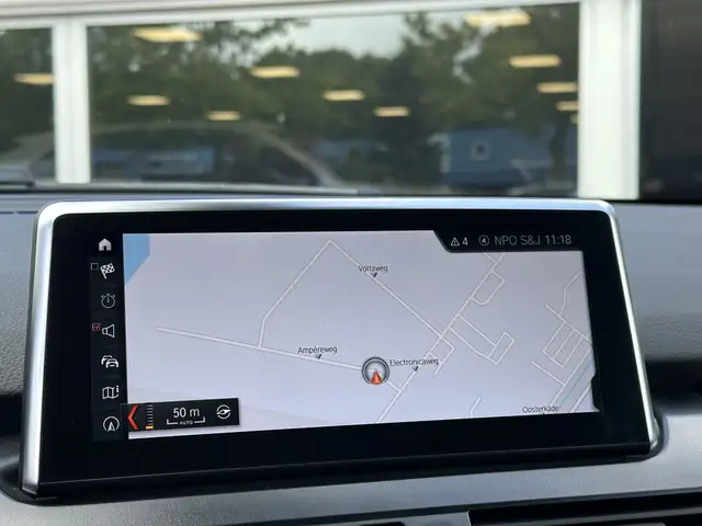 BMW 2 Series view 9