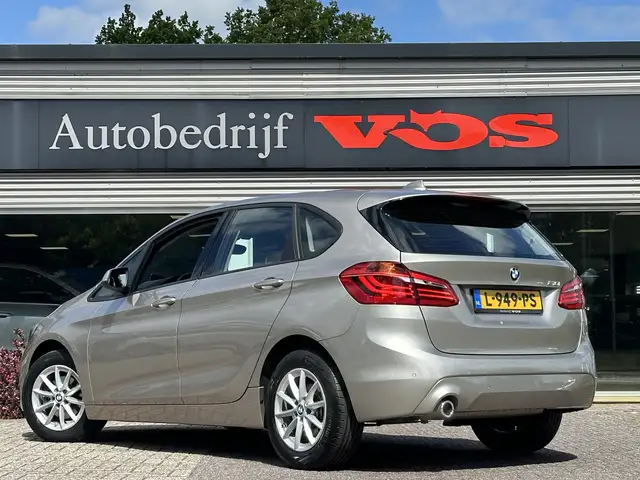 BMW 2 Series view 5