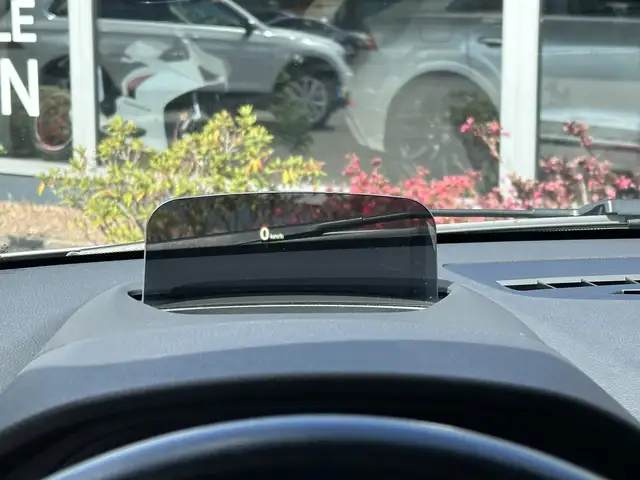 BMW 2 Series view 11