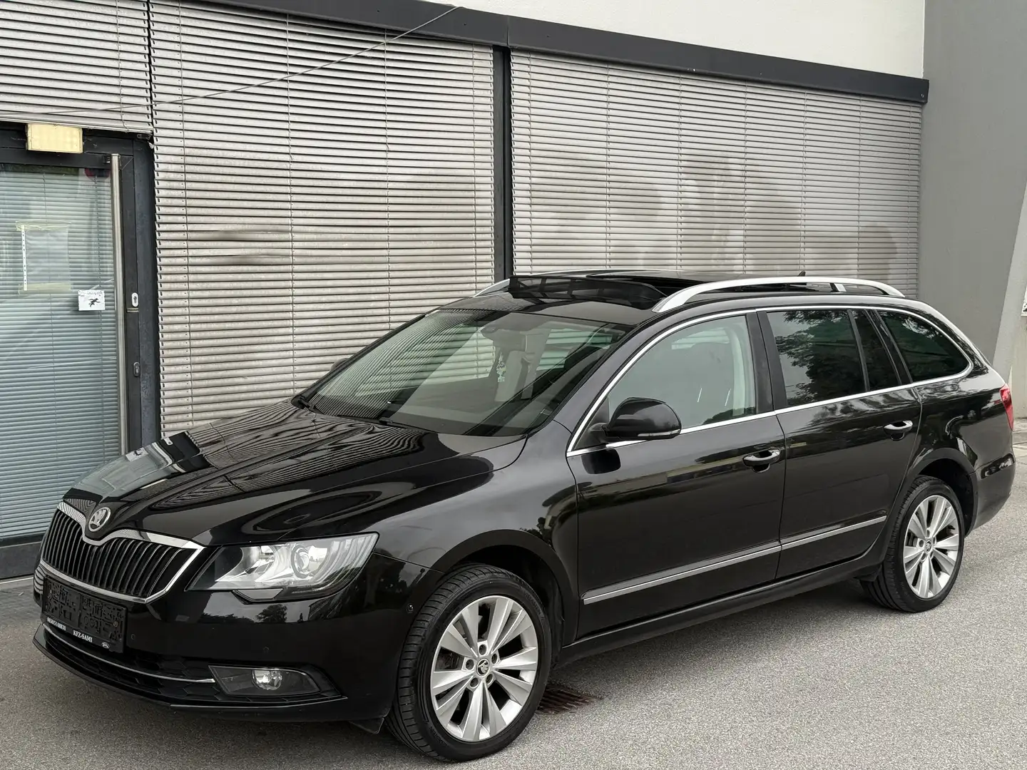 Skoda Superb 2,0 TDI 4x4 DSG+Schaltwippen - 1