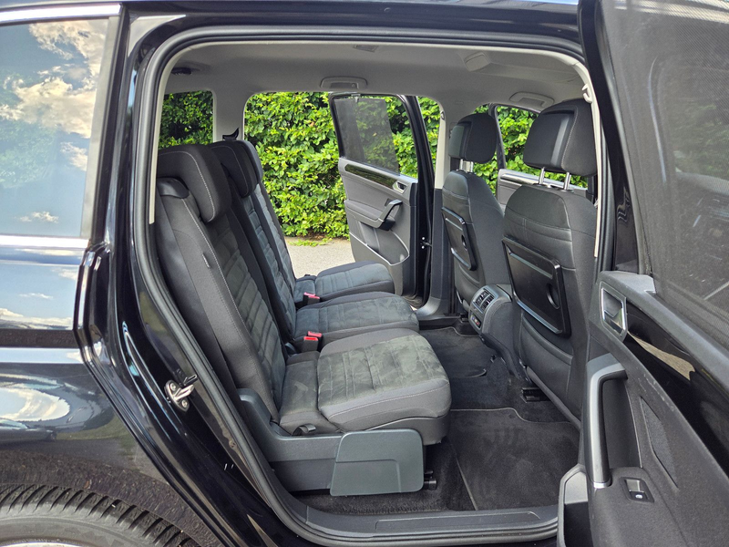 Volkswagen Touran Highline 7-Si KAMERA LED ACC VW HISTORIE — photo 13