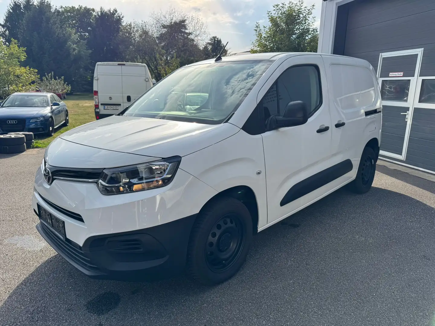 Toyota Proace City Pro Ace City Kastenwagen  1,5 D-4D 102 L1 Weiß - 2