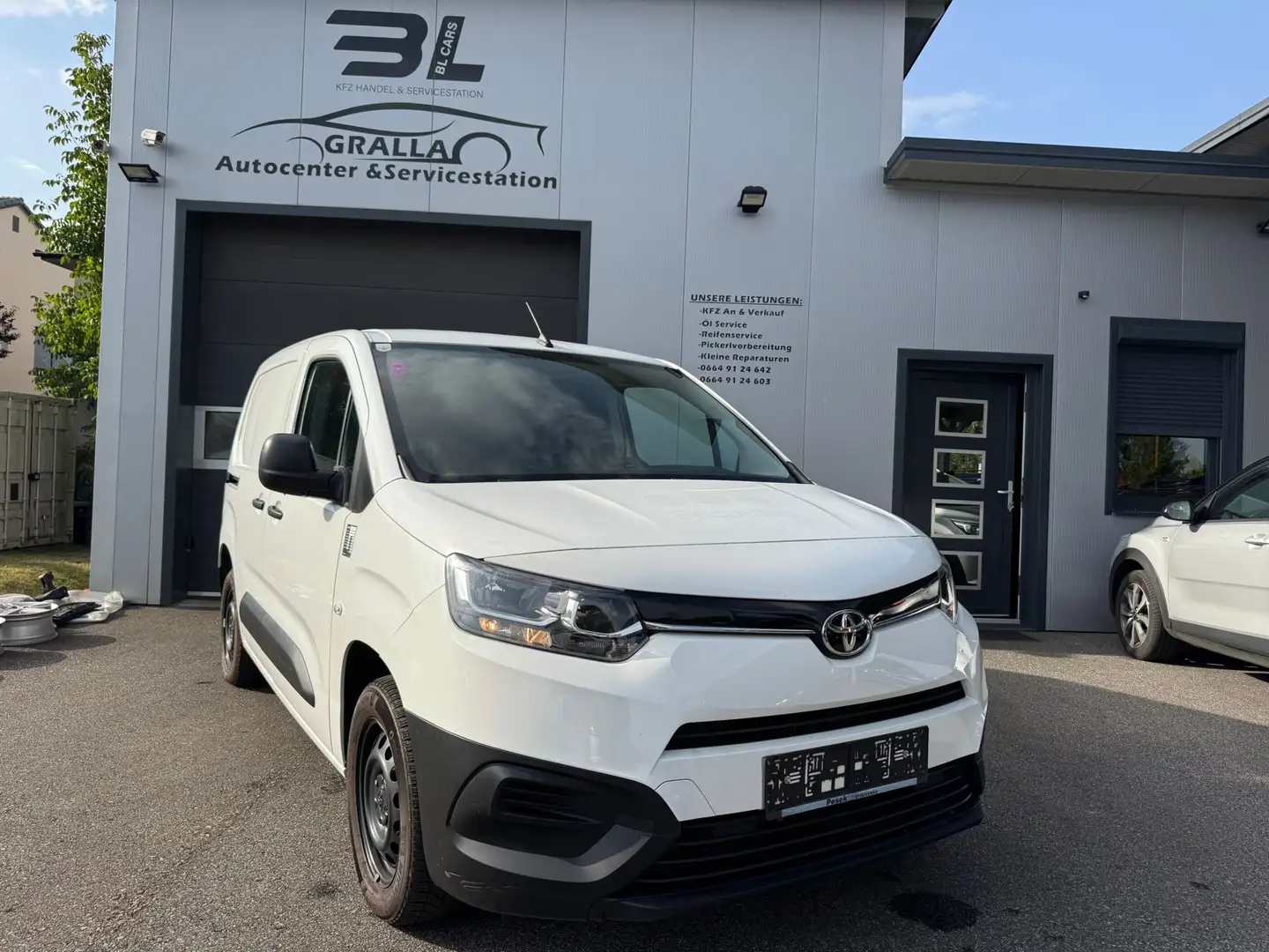 Toyota Proace City Pro Ace City Kastenwagen  1,5 D-4D 102 L1 Weiß - 1