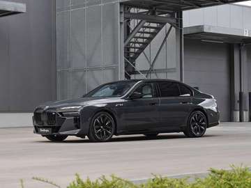M760e xDrive / Dravitgrau / M Performance / Like New / FULL