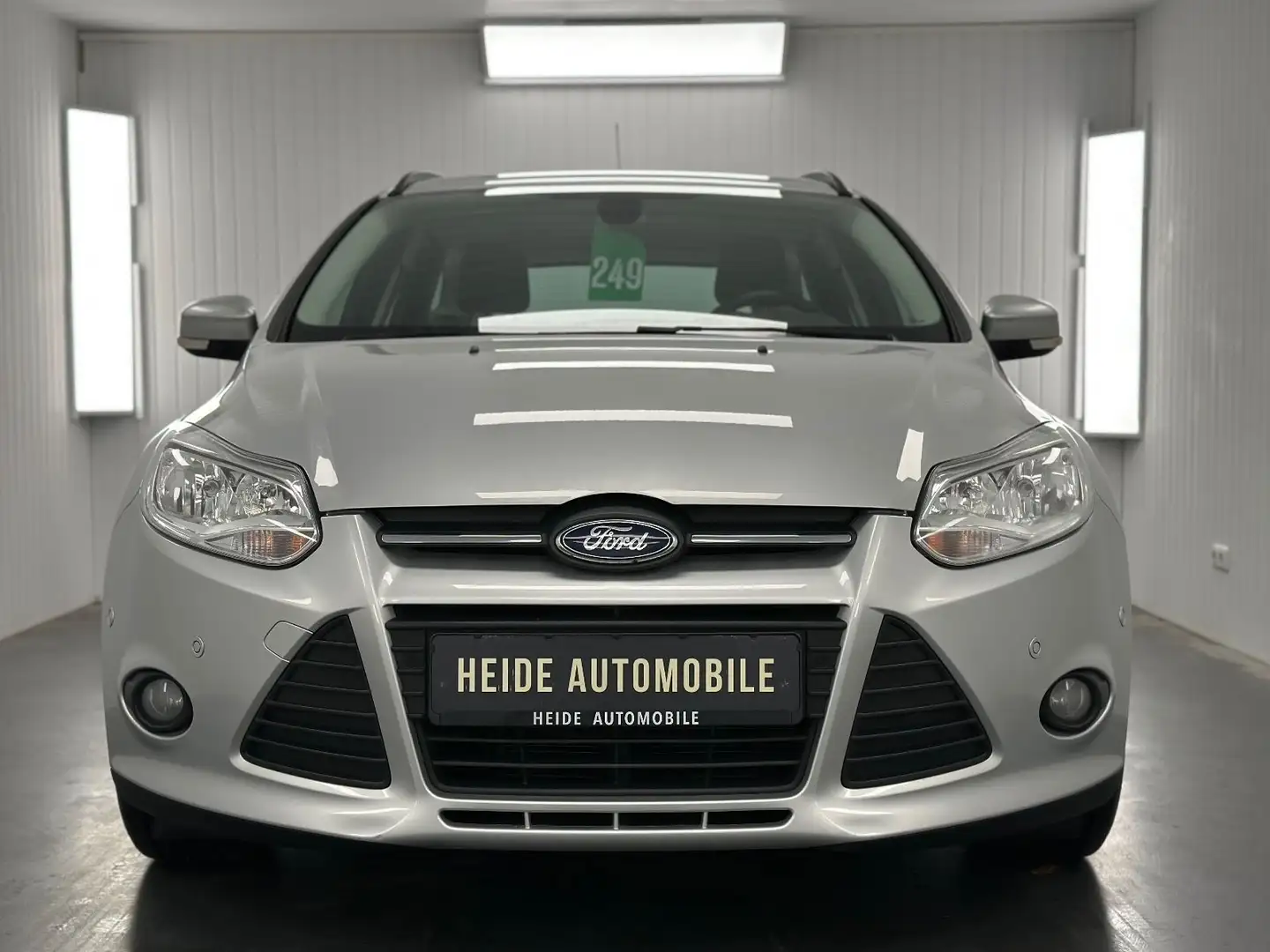 Ford Focus Turnier Sync Edition Scheckheft AHK Silber - 2