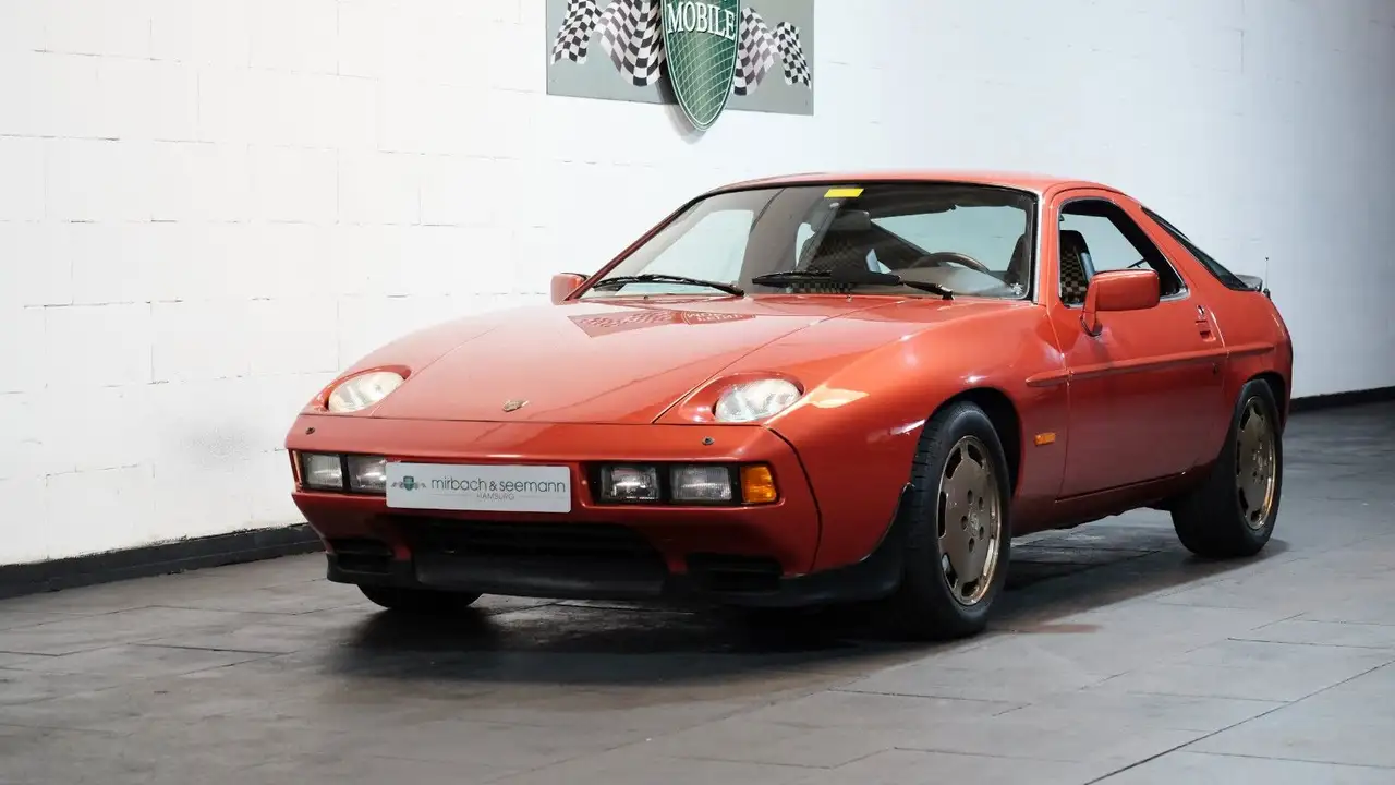Porsche 928