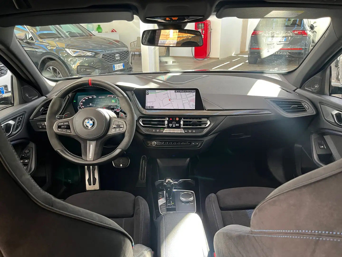 BMW 135 Serie 1 F40 M 135i xdrive auto PERFORMANCE Gris - 2