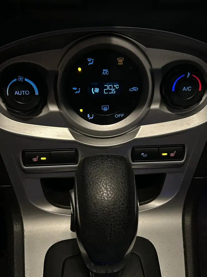 Ford Fiesta снимка Ford Fiesta