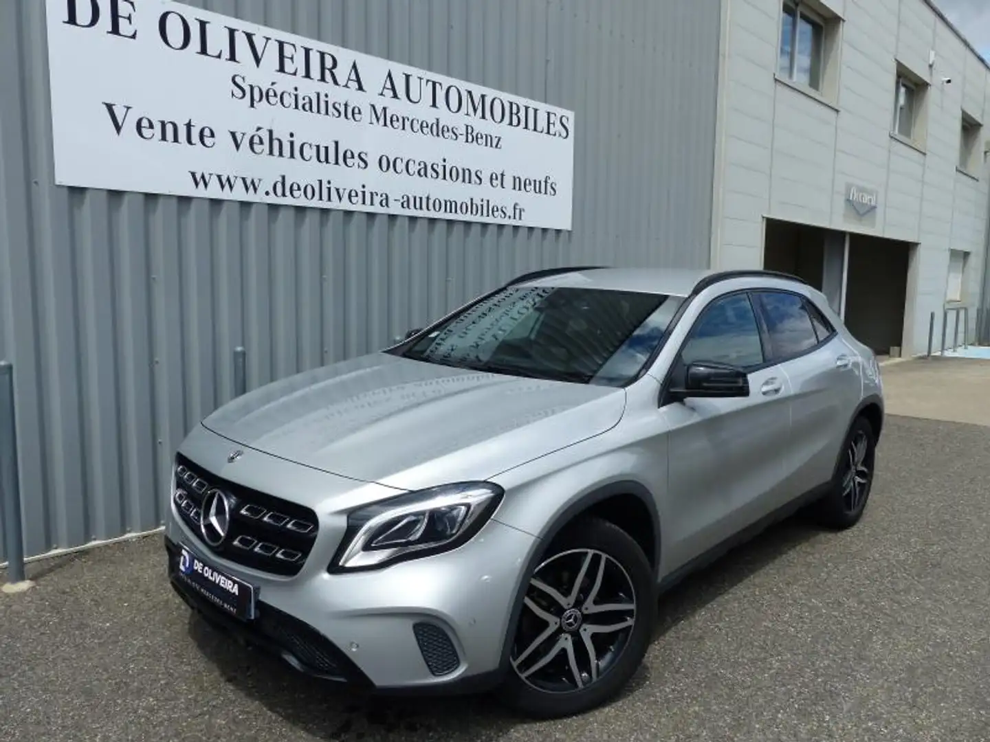 Mercedes-Benz GLA 200 200 d Inspiration 7G-DCT (TVA) Argent - 1