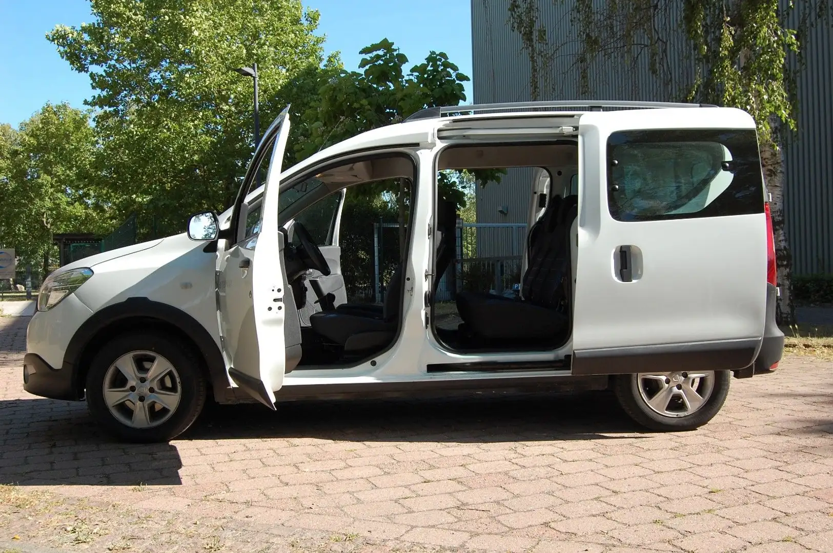 Dacia Dokker 1,3 TCe 130PS Stepway Navi,Kamera,59900Km Weiß - 1