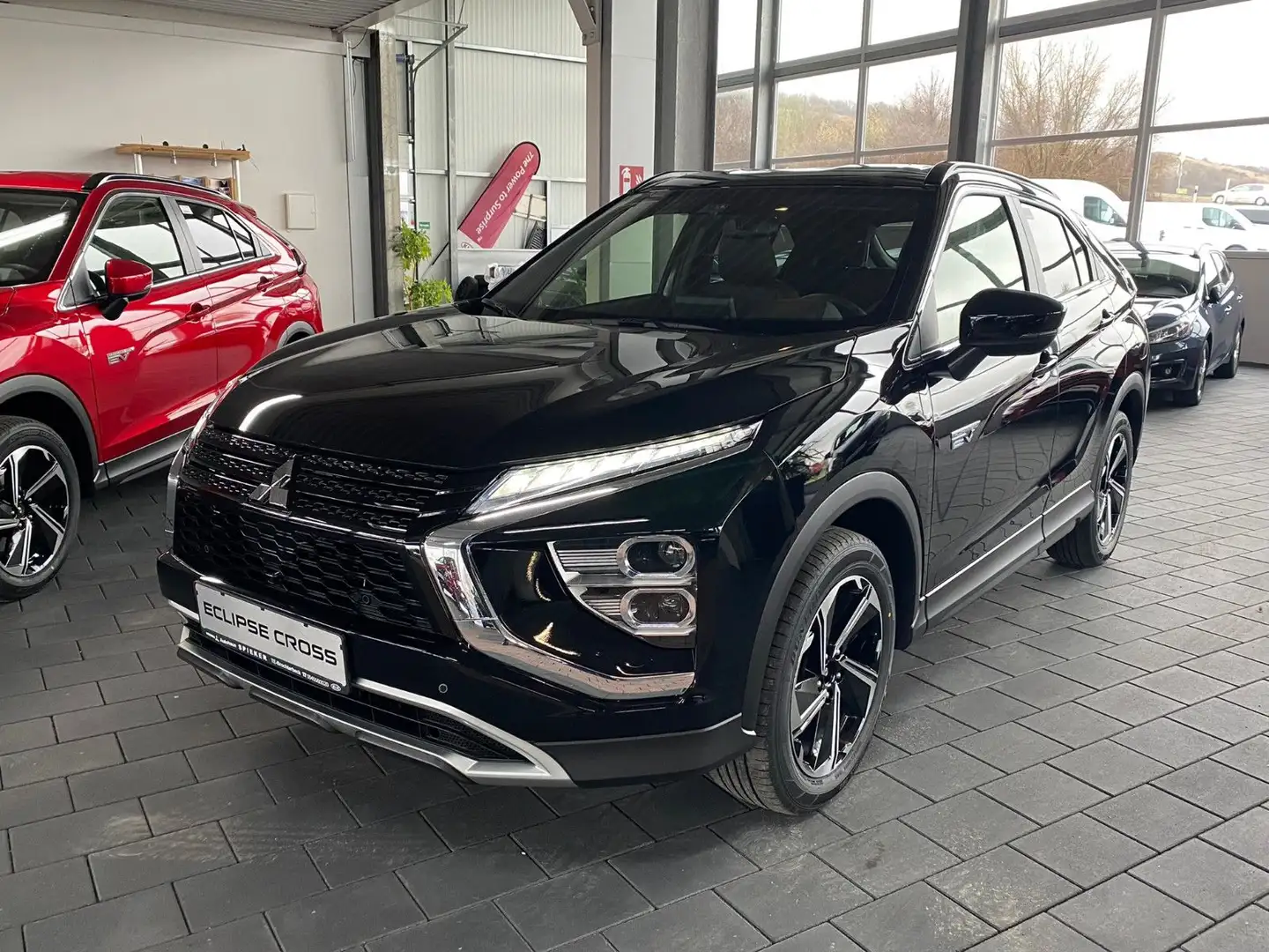 Mitsubishi Eclipse Cross 2.4 PLUG-IN HYBRID 4WD Plus Schwarz - 1