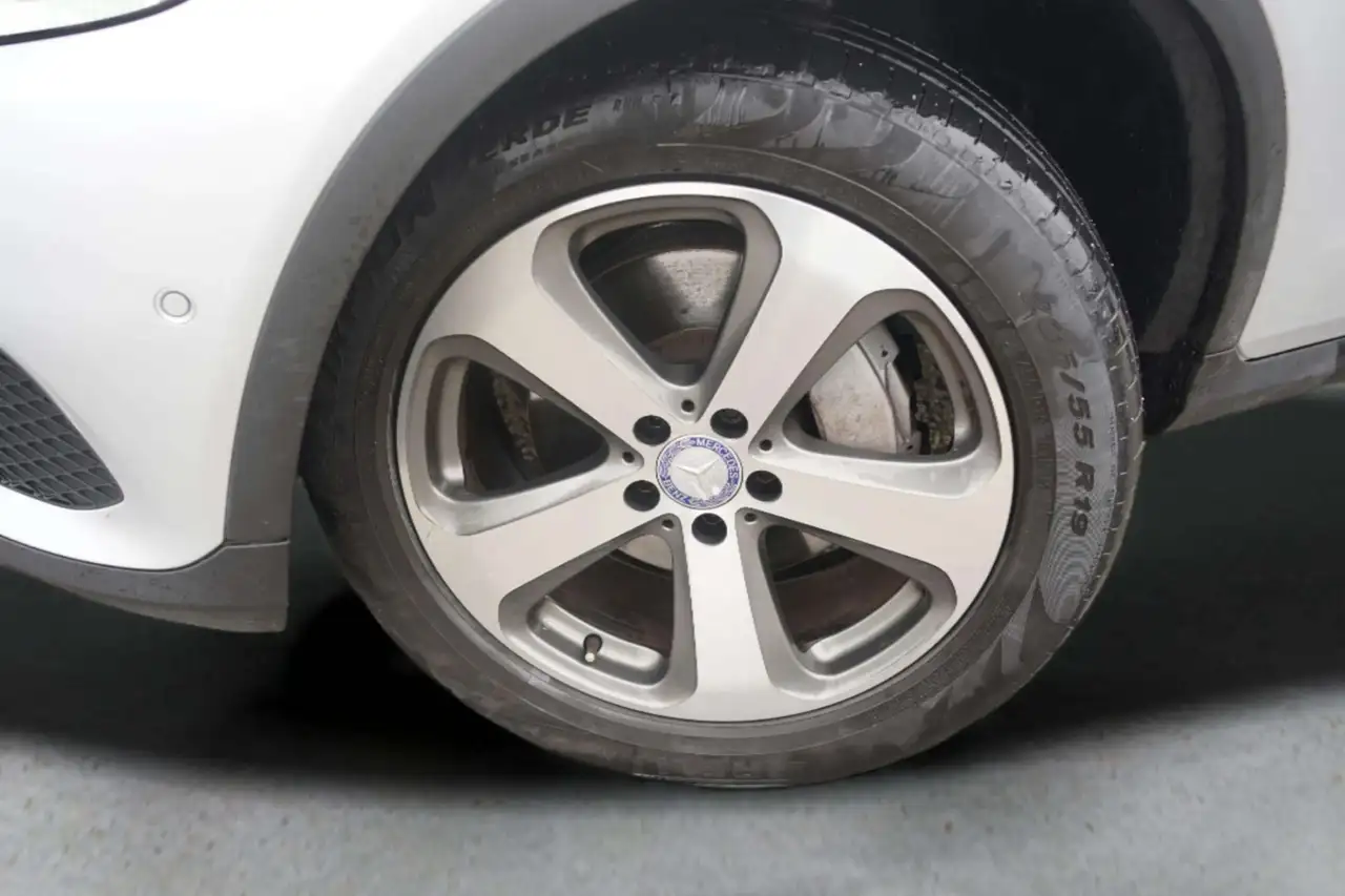 Mercedes-Benz GLC снимка Mercedes-Benz GLC