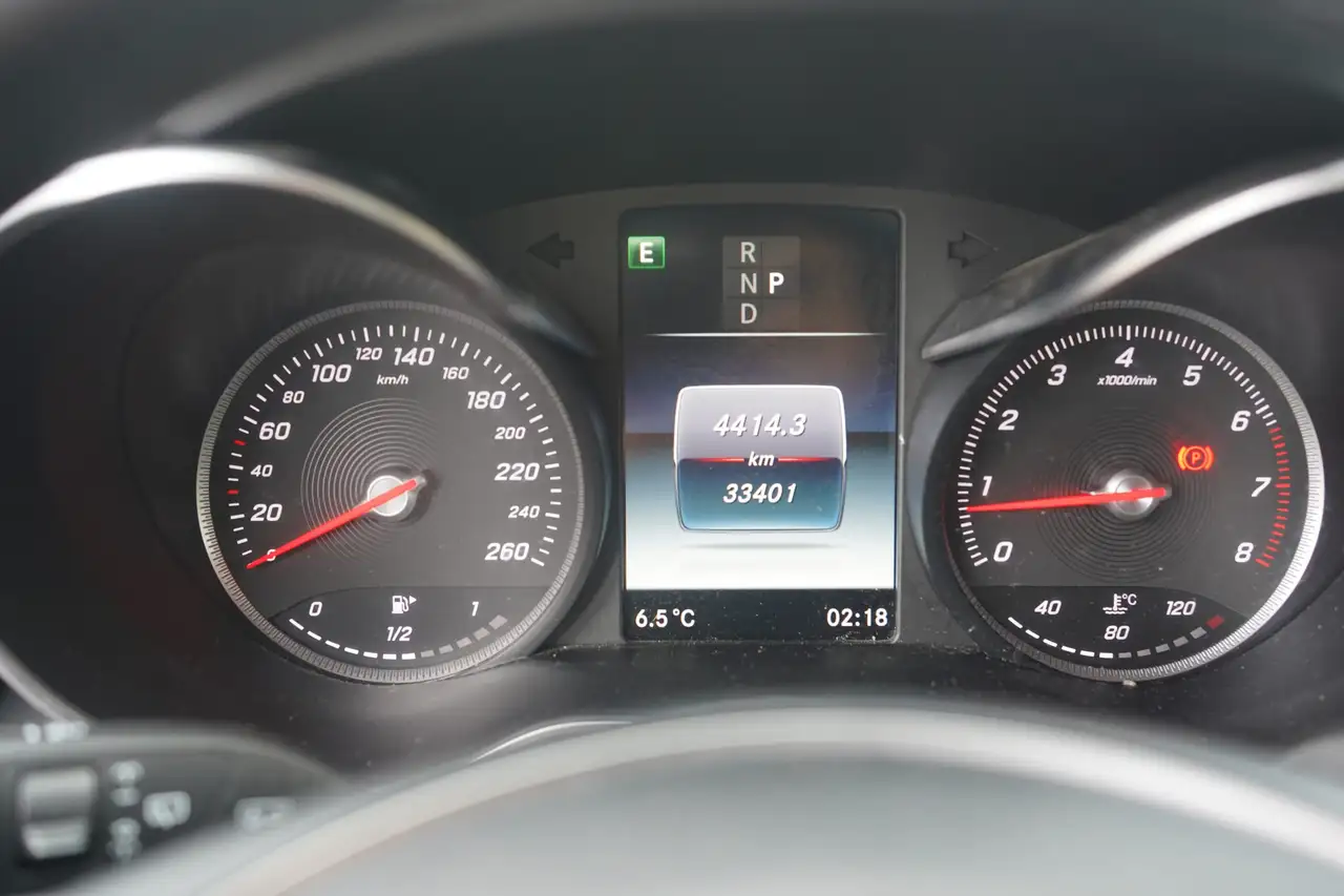 Mercedes-Benz GLC снимка Mercedes-Benz GLC