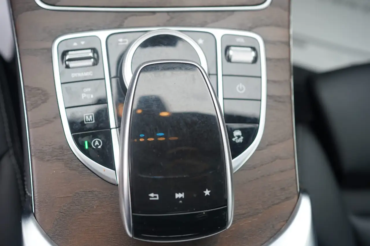 Mercedes-Benz GLC снимка Mercedes-Benz GLC
