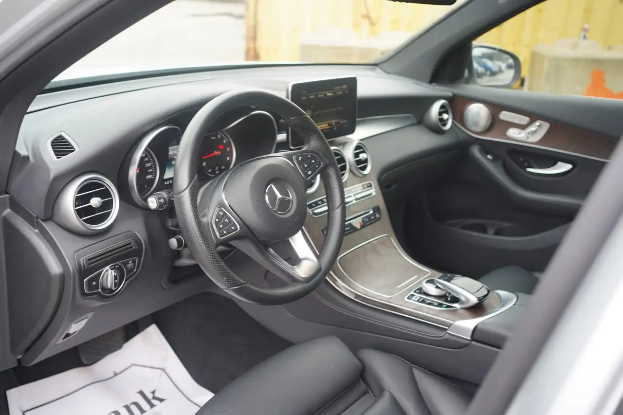 Mercedes-Benz GLC снимка Mercedes-Benz GLC