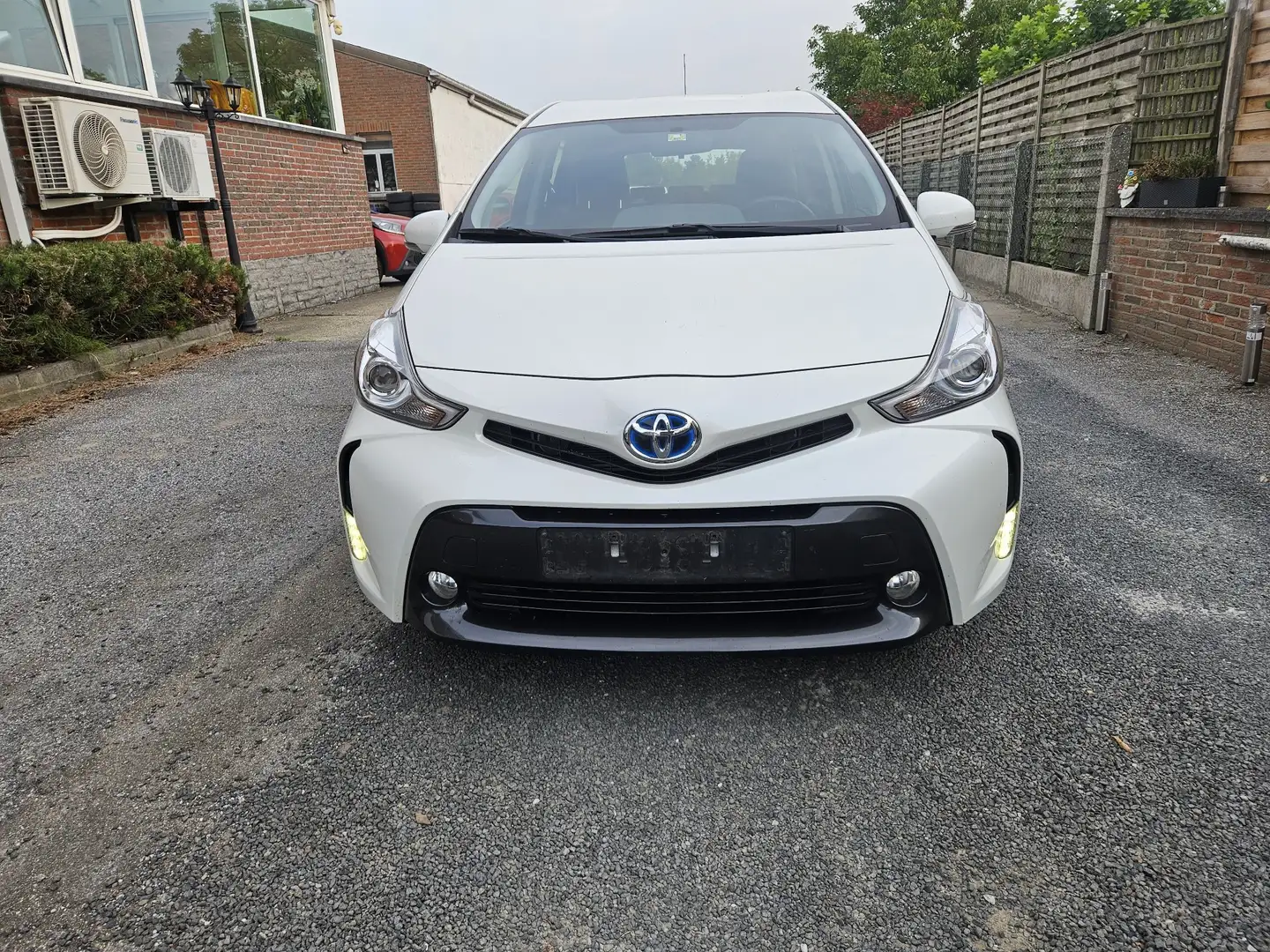 Toyota Prius+ - 1