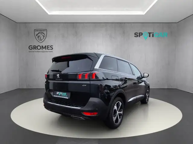 Peugeot 5008 view 3