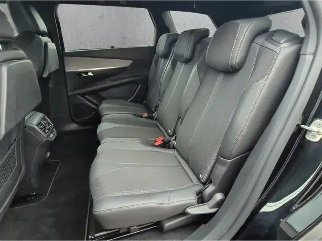 Peugeot 5008 view 8