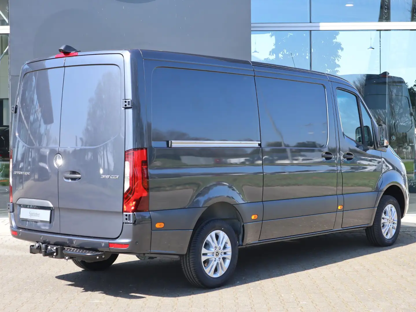 Mercedes-Benz Sprinter 319 1.9 CDI L2 Pro DISTRONIC 3,5T AHW 360gr. CAMER Grijs - 2