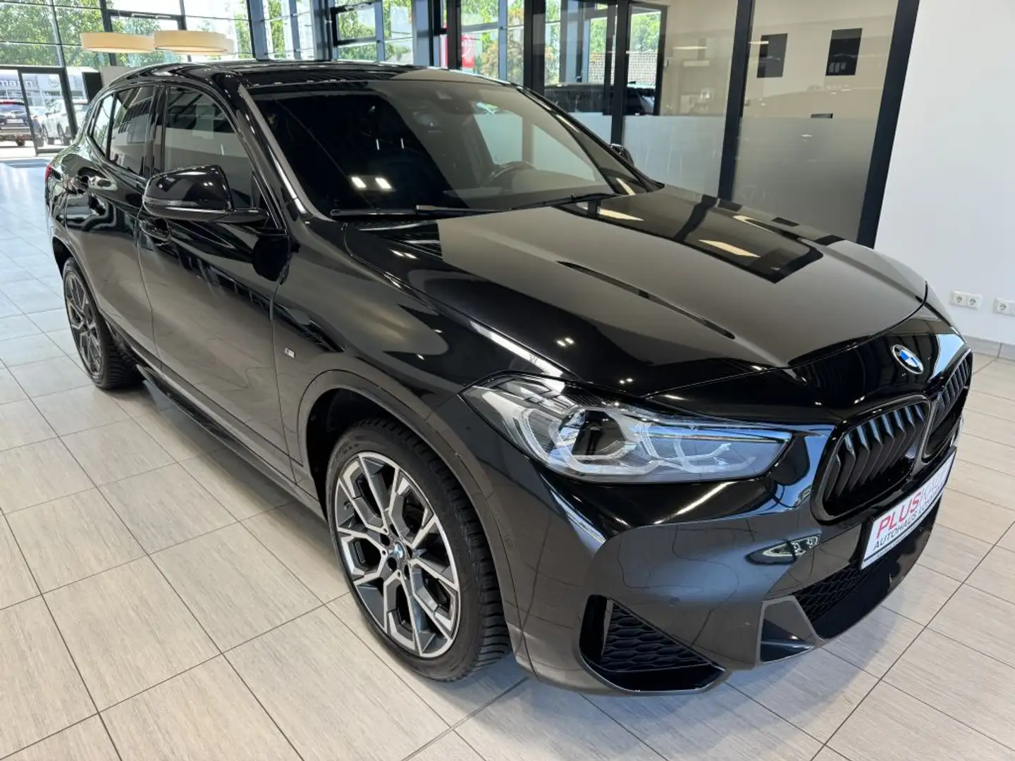 BMW X2 M sDrive20i Aut. Sport SHZ Allwetterreifen R-Kamera Fekete - 2