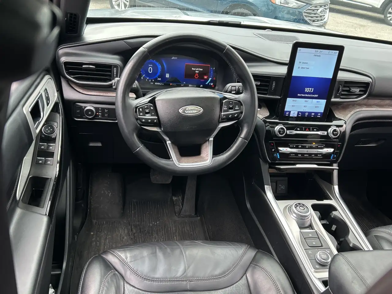 Ford Explorer photo Ford Explorer