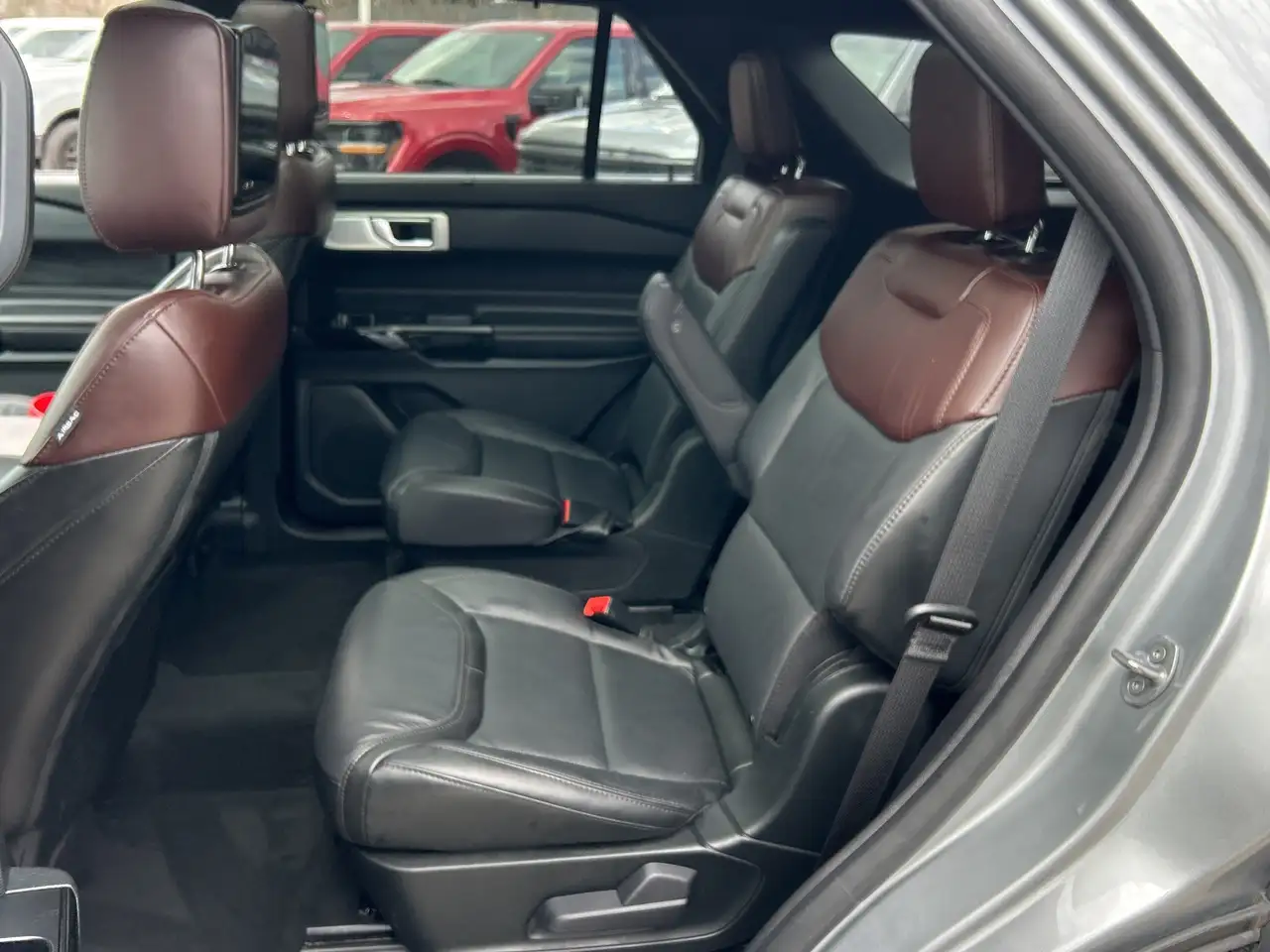 Ford Explorer photo Ford Explorer