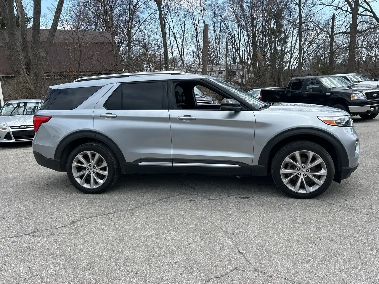 Ford Explorer photo Ford Explorer