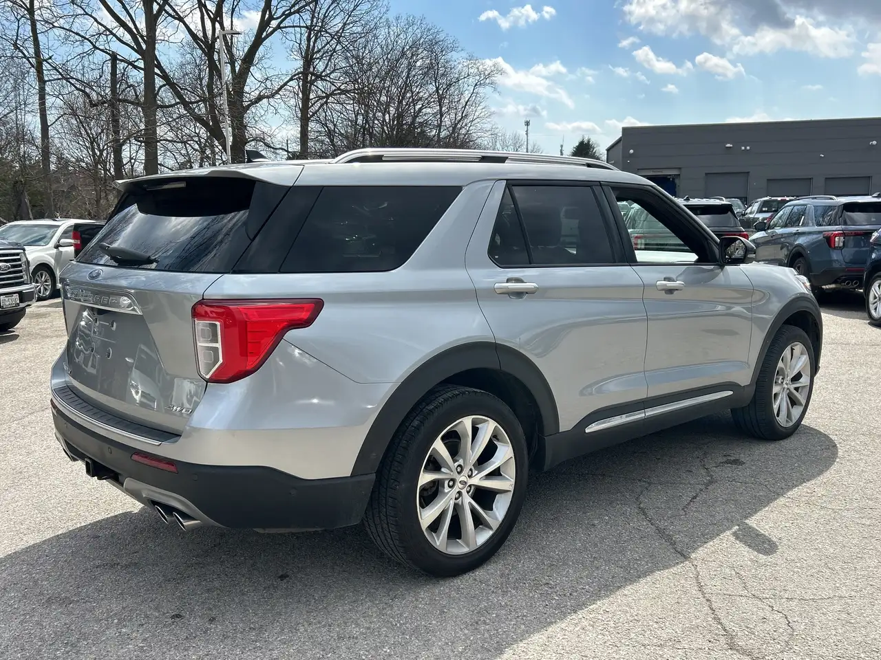 Ford Explorer photo Ford Explorer