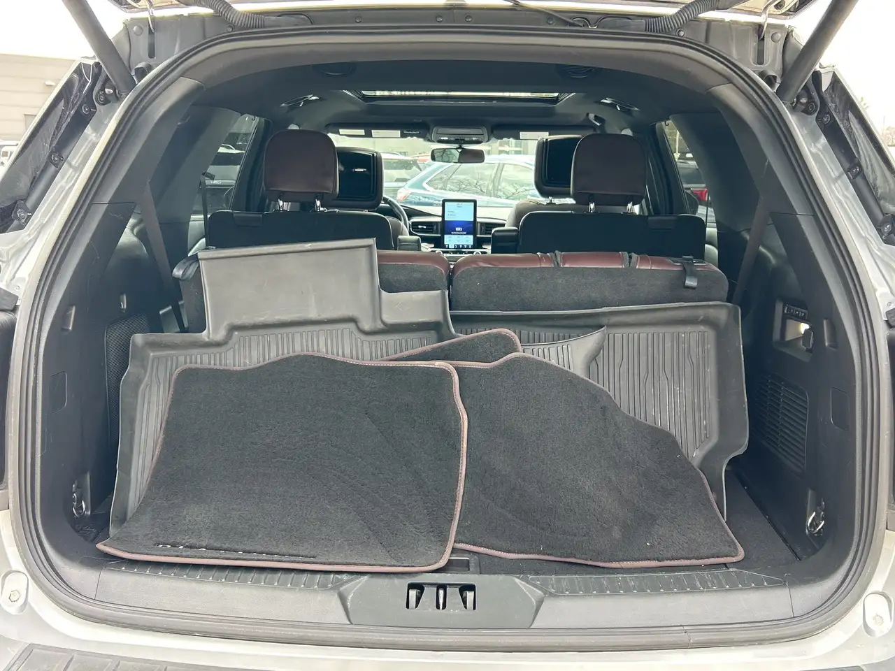 Ford Explorer photo Ford Explorer