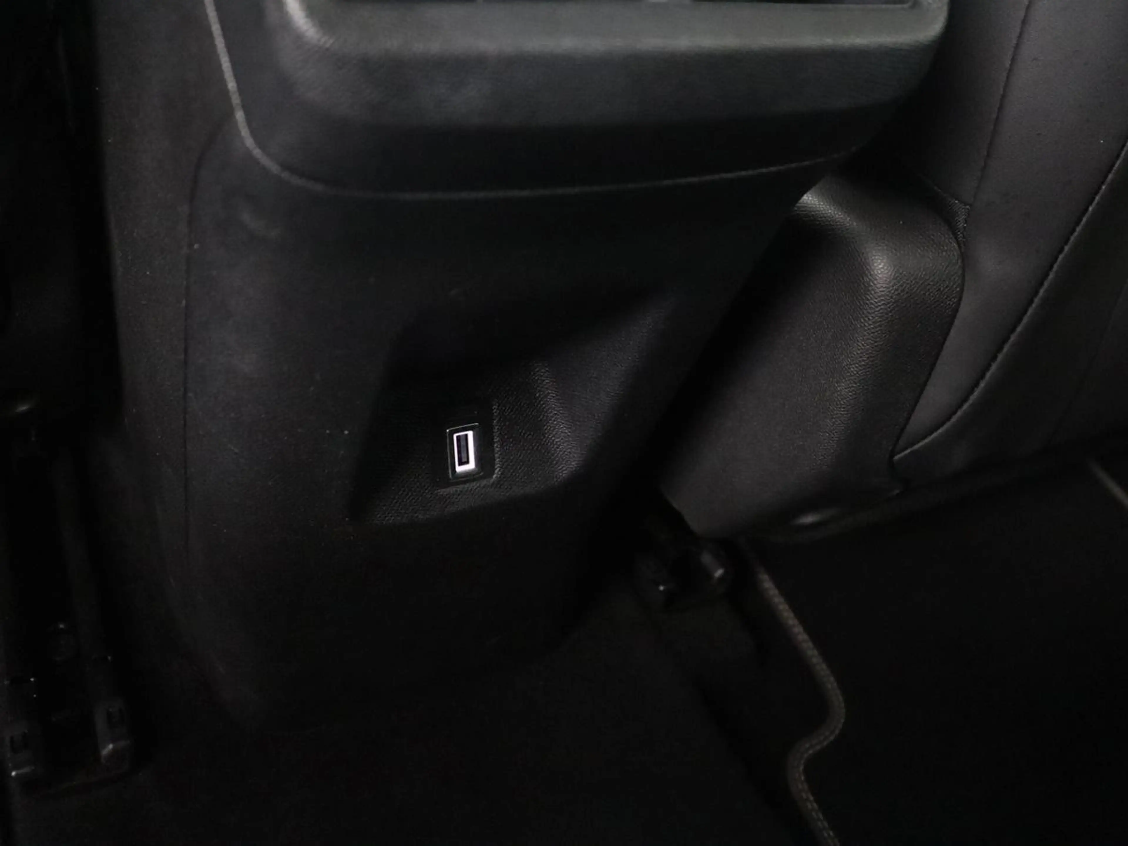 Citroen C5 1.6 Plug-in Hybrid 225 Business Plus | SOH 98,1% | — photo 29