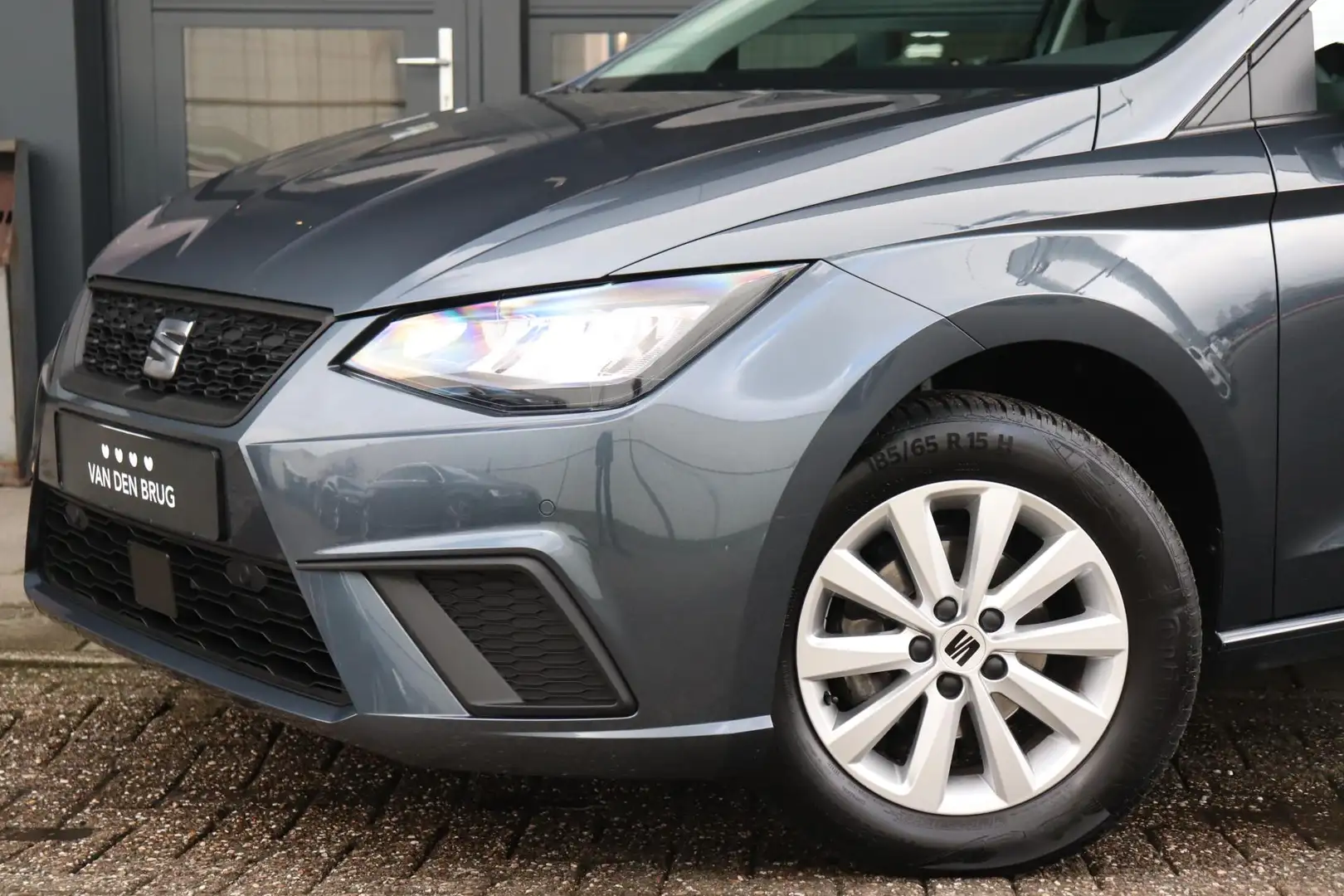 SEAT Ibiza 1.0 EcoTSI 95pk Style Business Connect | Stoelverw Grijs - 2