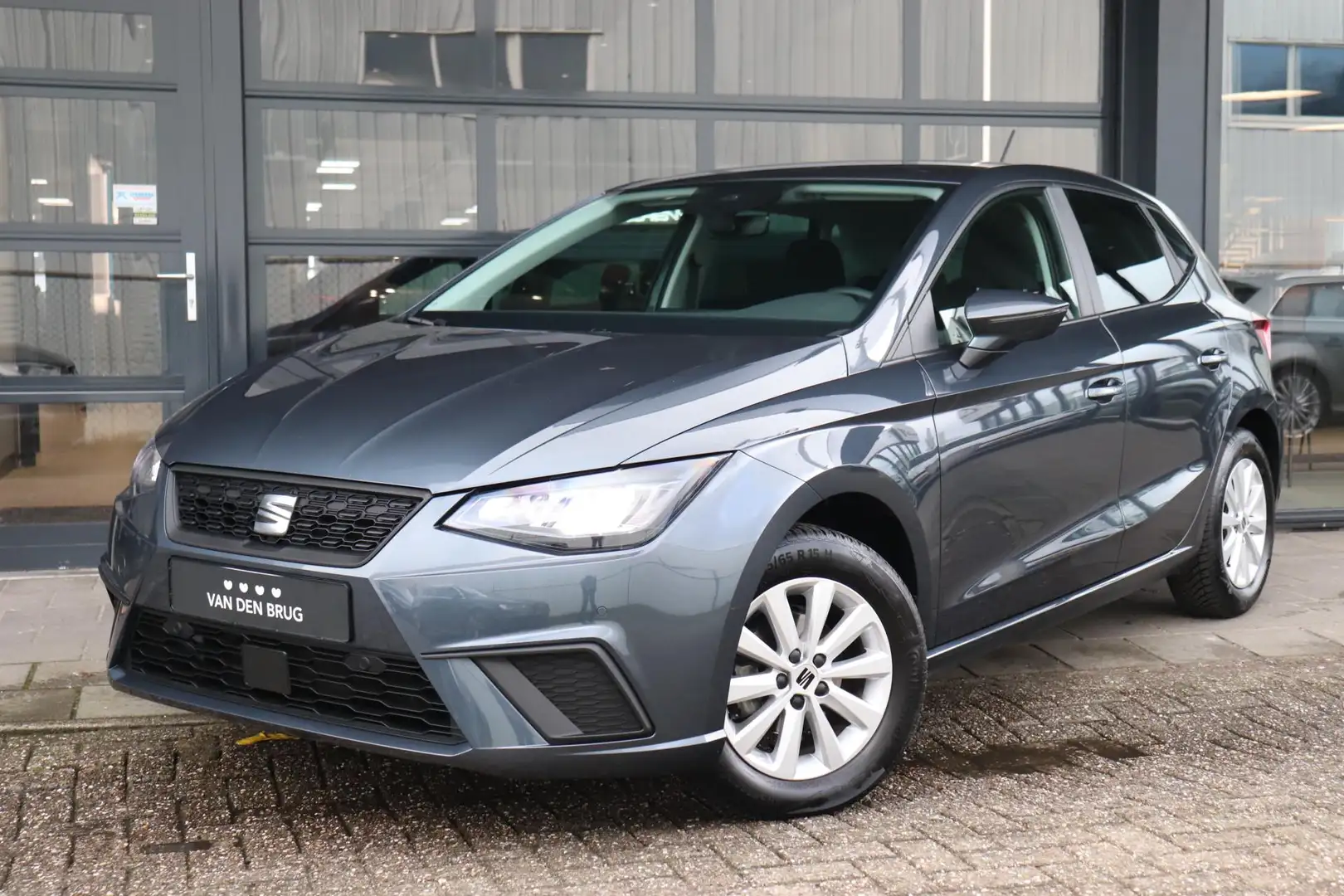 SEAT Ibiza 1.0 EcoTSI 95pk Style Business Connect | Stoelverw Grijs - 1