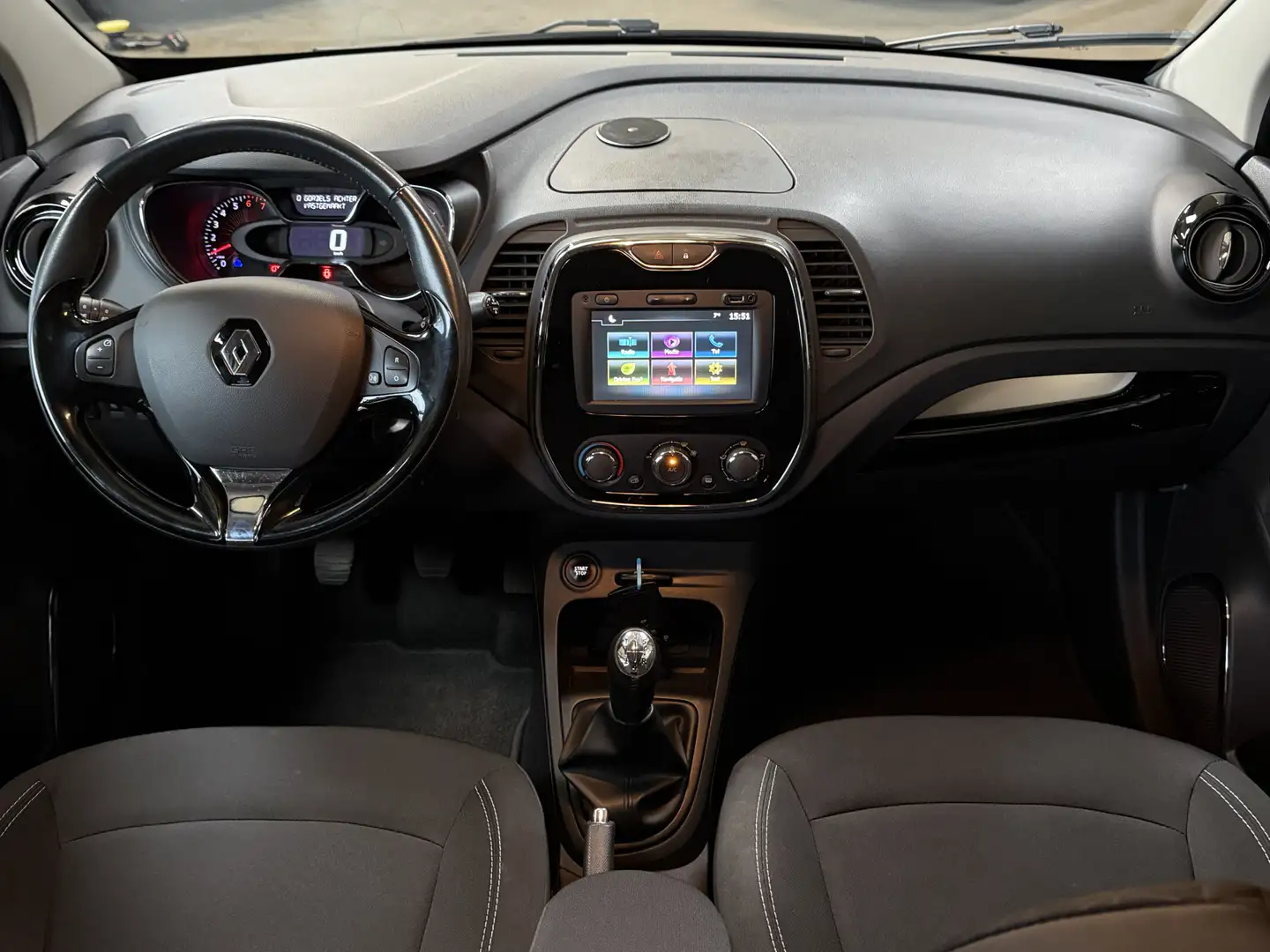 Renault Captur 0.9 TCe 90pk Limited | Navi | Cruise control | 16" Grijs - 2
