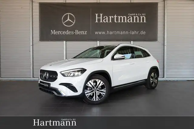Mercedes-Benz GLA 180 Progressive Advanced Digitaldisplay LED Autom./Klima/Park Assist./Sitzhzg./MF Lenkrad/L R Sensor/Digitales Radio
