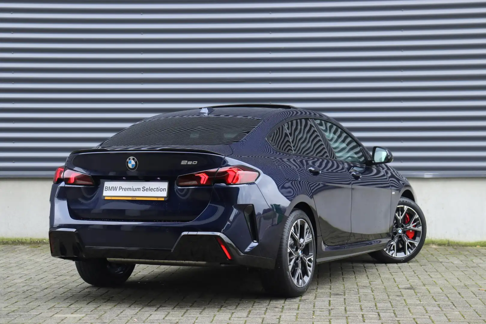 BMW 220 2-serie Gran Coupé | M Sportpakket Pro | Panodak | Blauw - 2