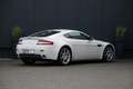 Aston Martin Vantage V8 | 385pk | Handgeschakeld | Youngtimer | BTW-aut Blanc - thumbnail 2