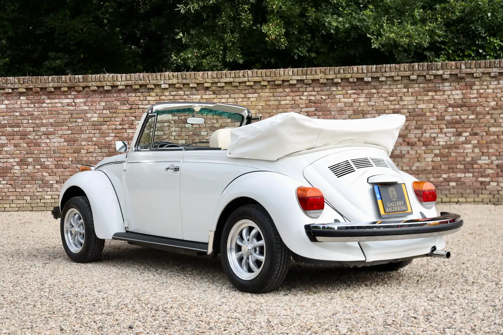 Volkswagen Beetle 1303 Convertible "Champagne Edition" Restored cond Bianco - 2