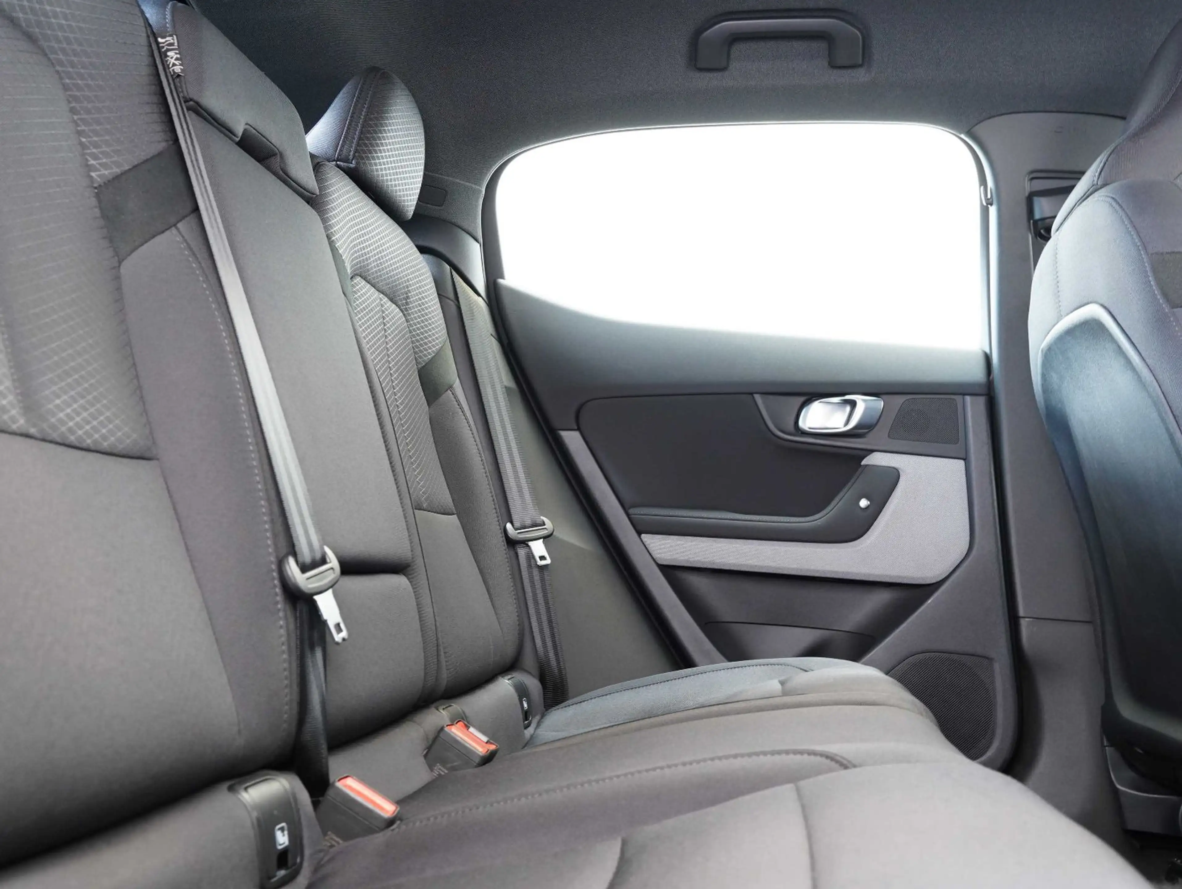 Polestar 2 Standard Range Single LED/NAVI/AHK/LM20" — photo 14