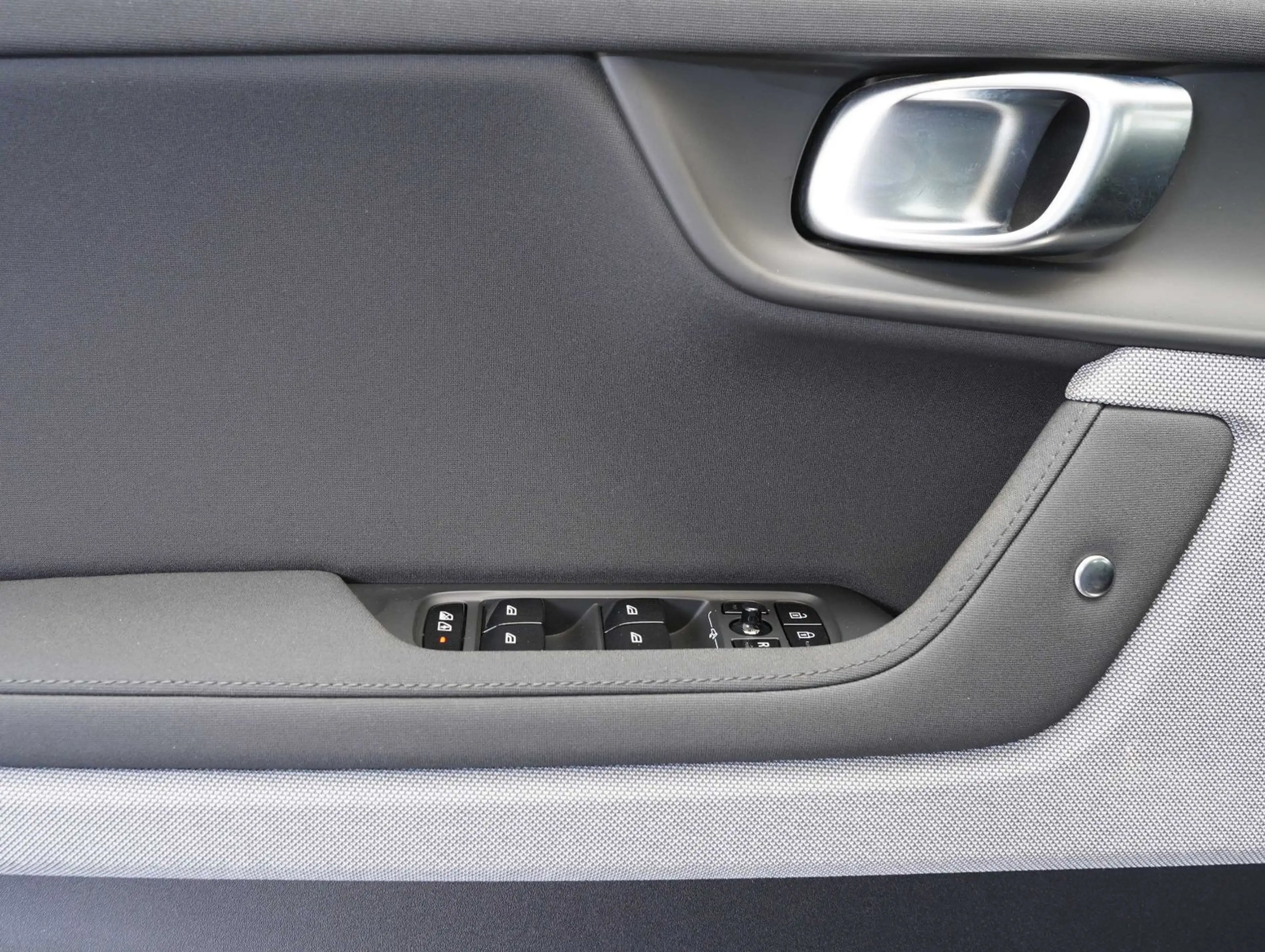 Polestar 2 Standard Range Single LED/NAVI/AHK/LM20" — photo 8