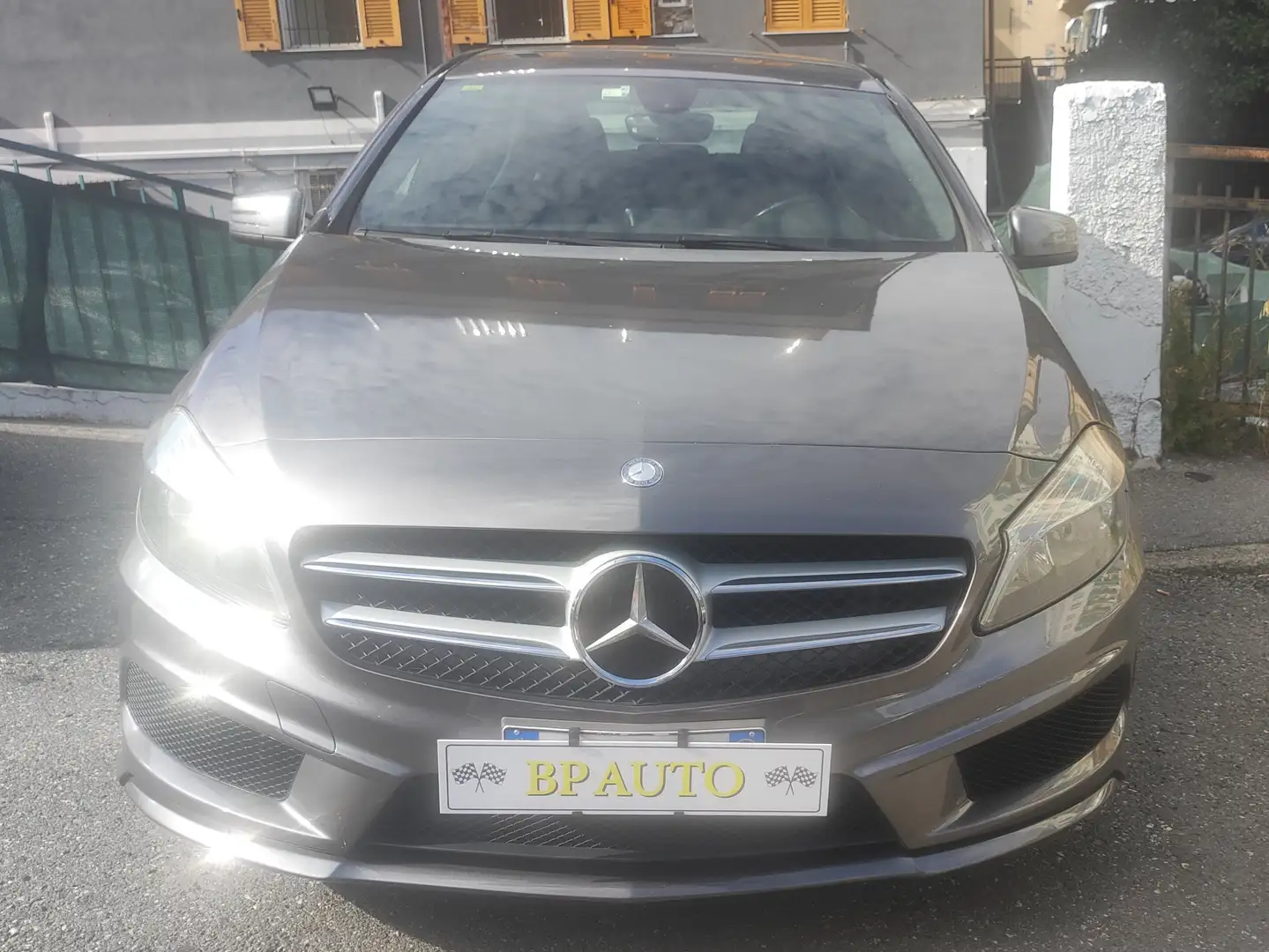 Mercedes-Benz A 250 Classe A - W176 Sport auto E6 Grijs - 2