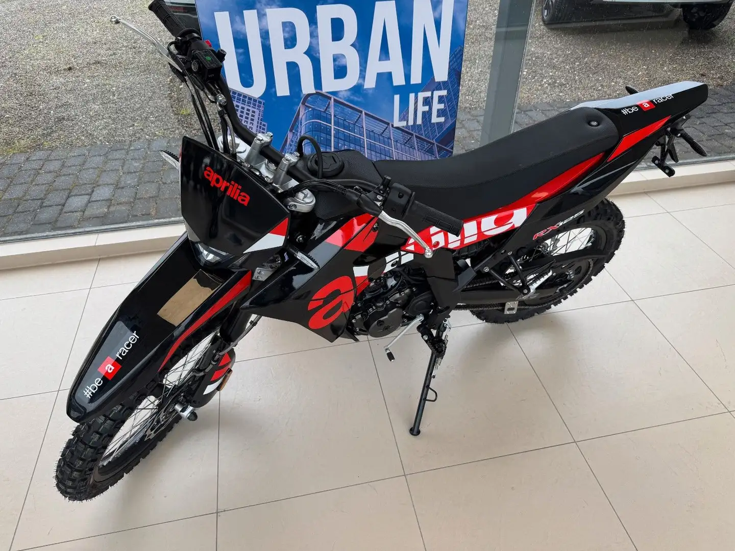Aprilia RX 125 E5+ Black MY25 NEU sofort Negru - 1