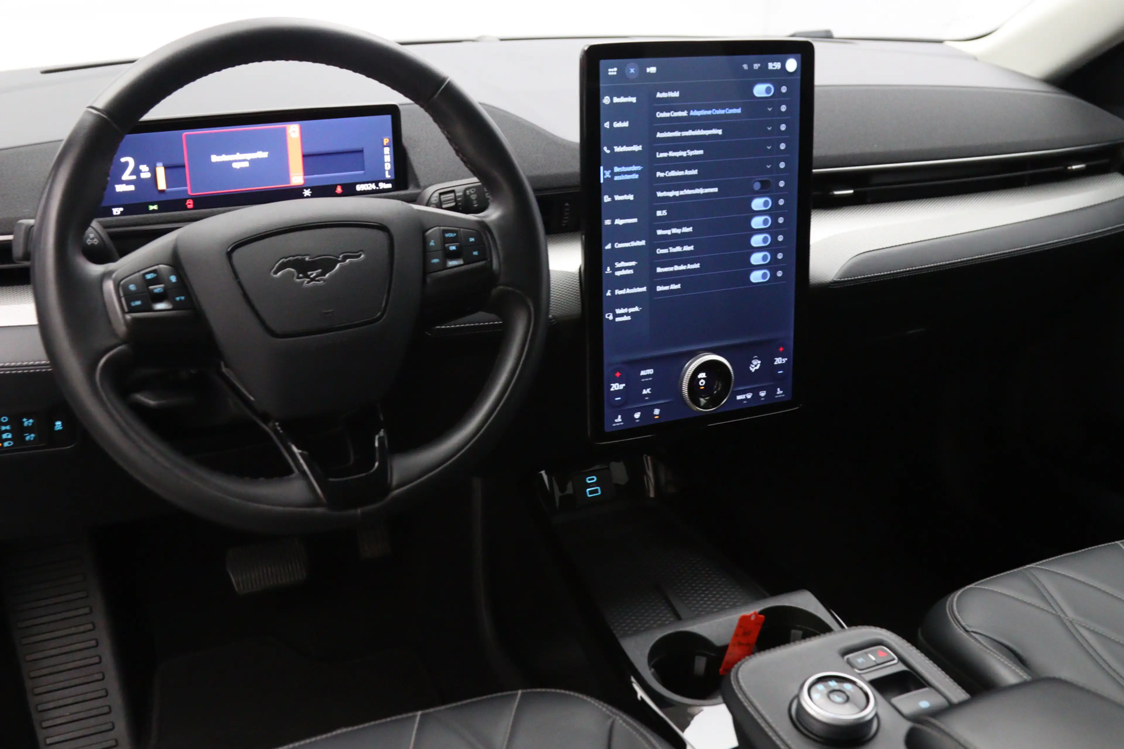Ford Mustang Mach-E RWD 75 kWh 260 PK, SOH 92 %, Camera, Carplay, Adap — photo 2
